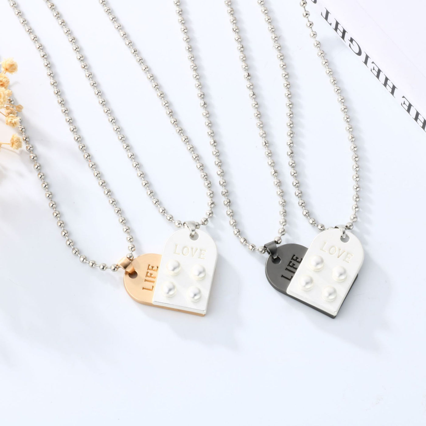 A Pair Of Simple Alloy Stitching Heart Necklaces