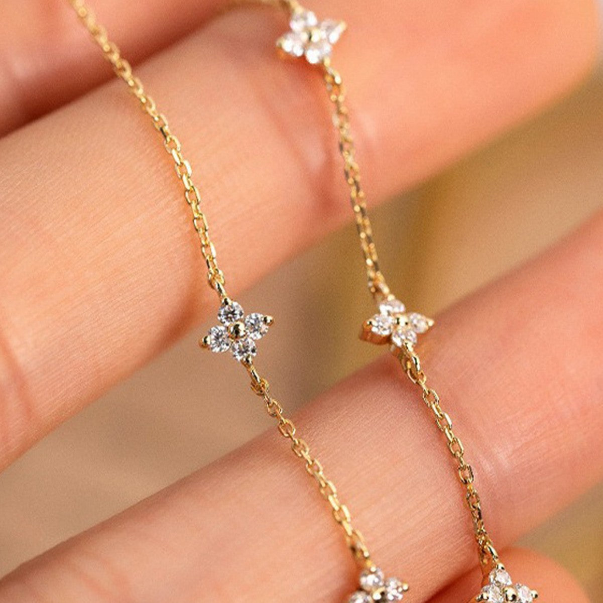 Fashion Four-leaf Flower Full Diamond Bracelet Exquisite Niche